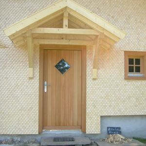 Haustüre in Holz, Oberfläche grundiert